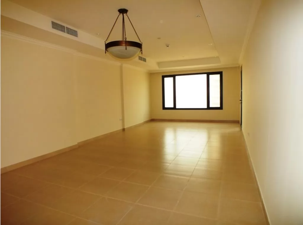 Residential Ready 1 Bedroom S/F Apartment  for sale in The-Pearl-Qatar , Doha-Qatar #8270 - 1  image 
